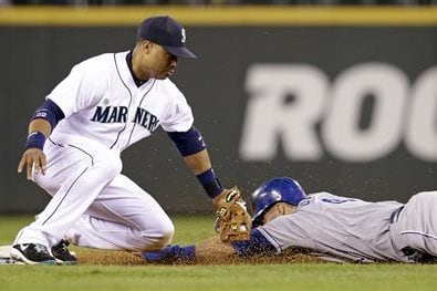 Iwakuma Pitches Mariners to 1-0 Win over Royals