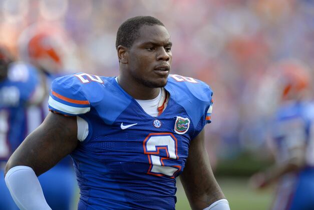 Dominique Easley Eager to Learn from 'Old Guy' Vince Wilfork as Patriot