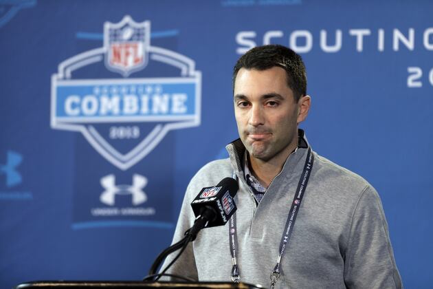 Trader Tom Equips Bolts Pass Defense