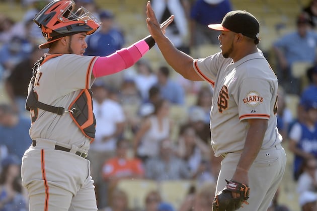 Giants Top Dodgers 7-4 in 10 After Romo Blows Save