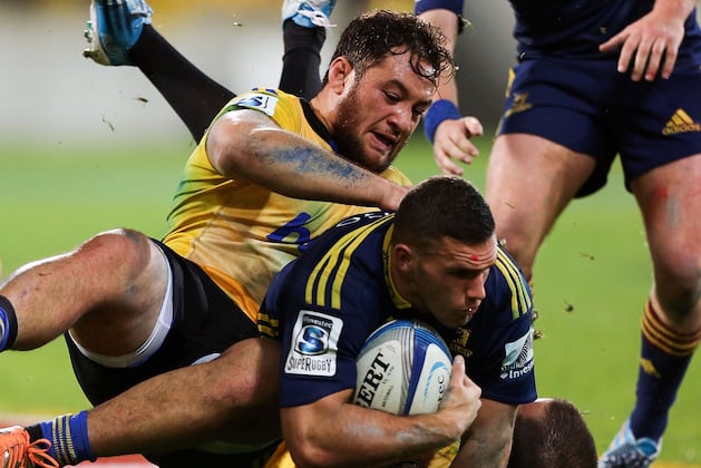 Highlanders Edge Hurricanes in Armwrestle