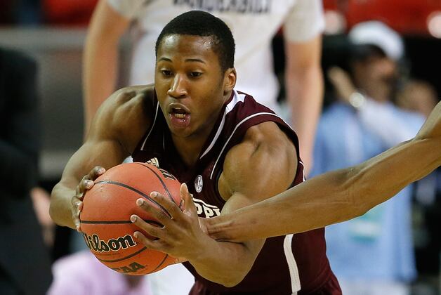 Davis Transfers to Be Closer to Ill Mother