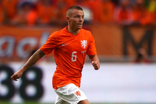 Why Manchester United Should Sign Jordy Clasie