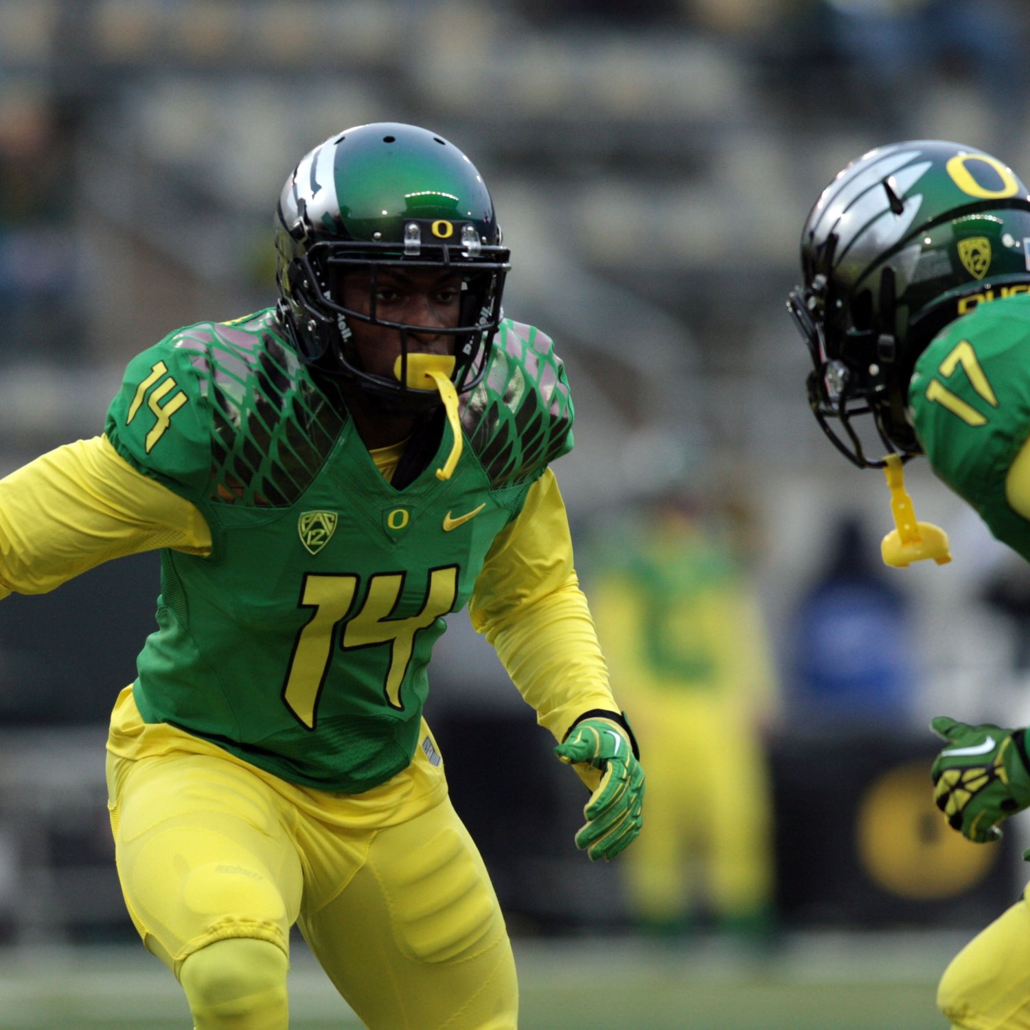 Breaking Down the Best Defensive Players in Each College Football