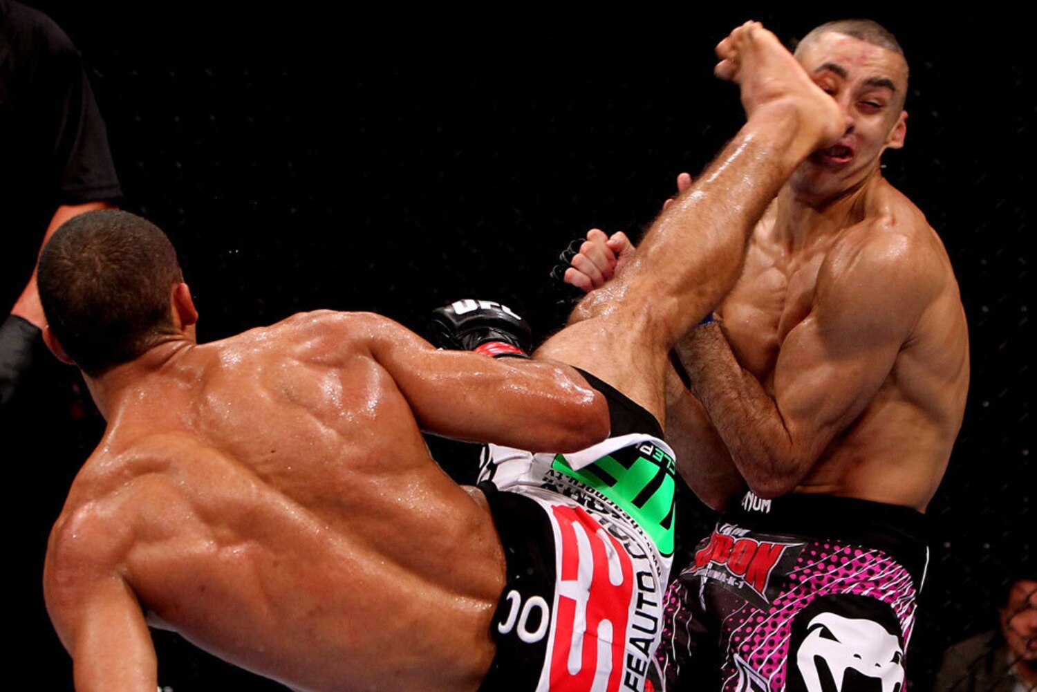 The 8 Most Violent HeadKick Knockouts in UFC History Bleacher Report