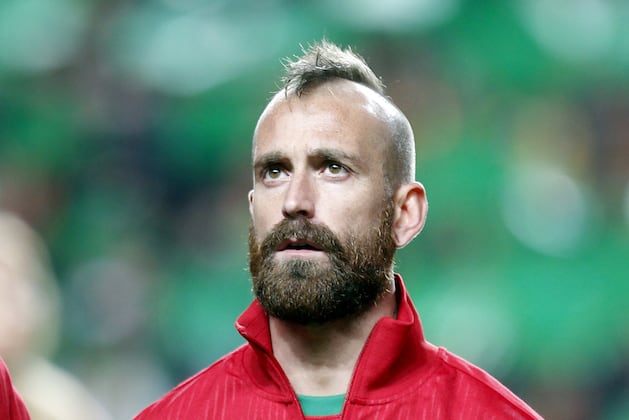 Howard, Medel and Robben Are All Bidding to Be a World Cup Hair-O!