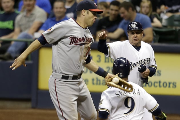 Garza, Reynolds Lead Brewers to 6-2 Win over Twins
