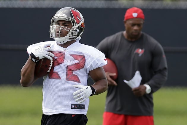 Bucs' Tedford Plans to Alternate Running Backs