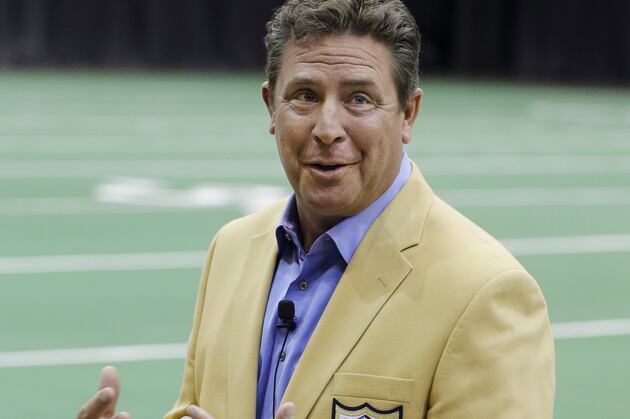 Marino, Dolphins Unable to Figure out His Role