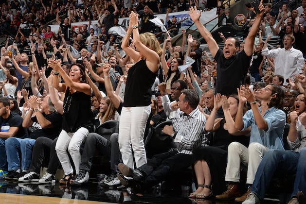 Spurs Ask Fans to 'Black Out' San Antonio