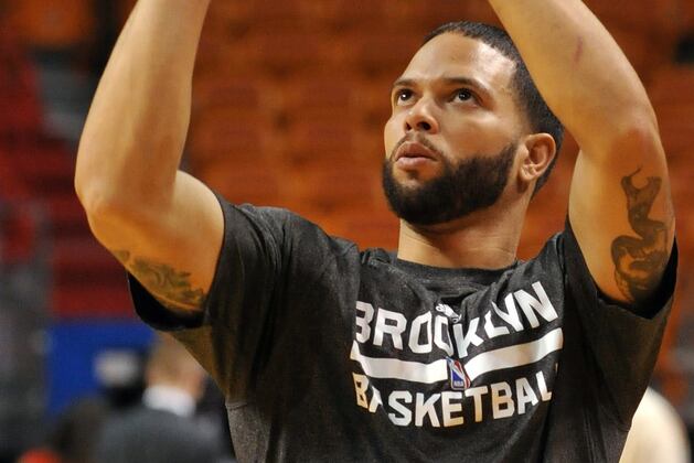Deron Williams Post-Surgery, Scootin' Around