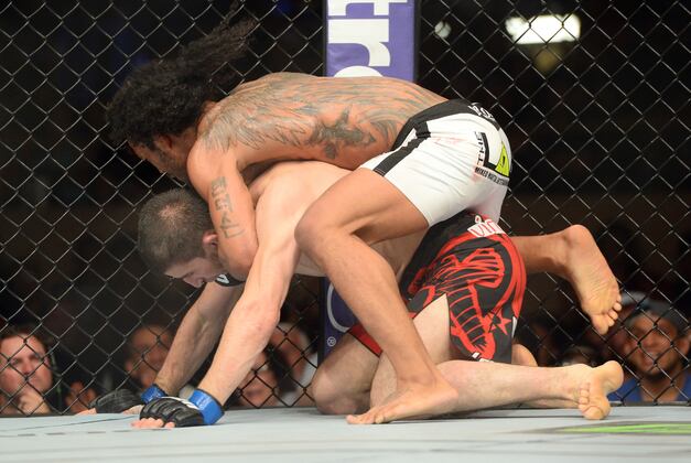 Benson Henderson Chokes out Rustam Khabilov