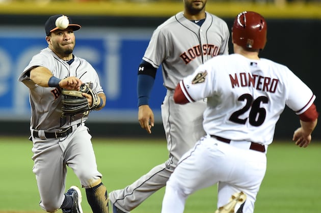 Altuve, Cosart Lead Astros Past Diamondbacks 4-3