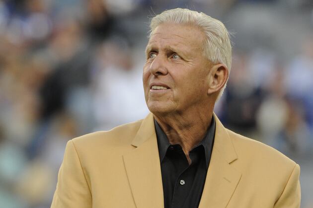 Parcells Pays Visit to Giants at OTA No. 8