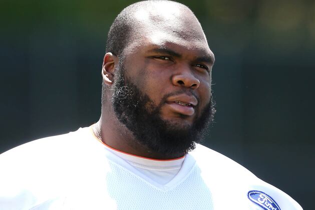 Garrett Gilkey and Phil Taylor Show Some Fight in Browns' Practice