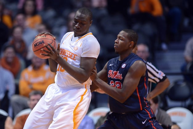 Tennessee Senior Center Rawane Ndiaye Suffers Torn ACL