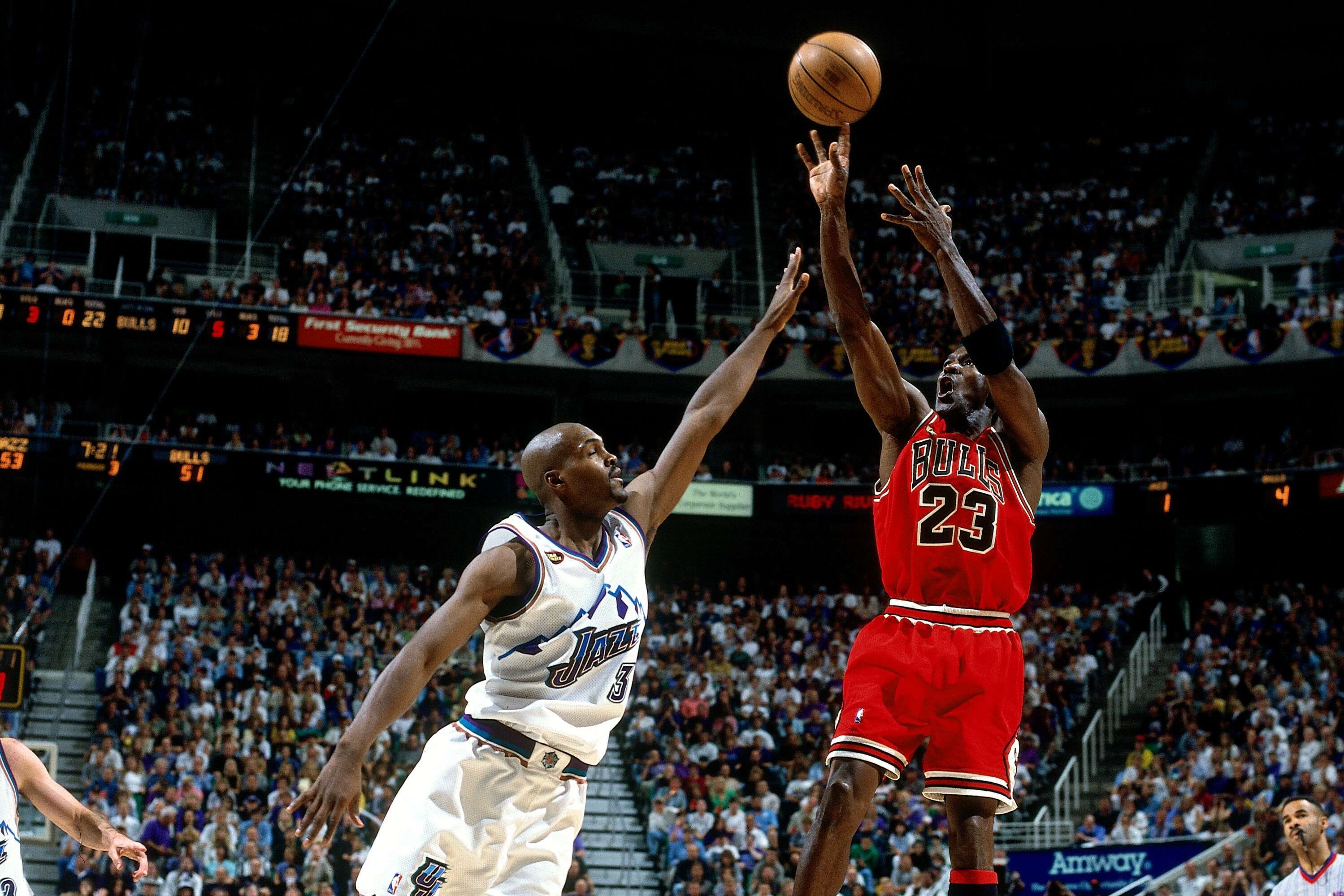 We Remember: Michael Jordan Hits Game-Winner to Win 6th Title in 1998 NBA Finals ...