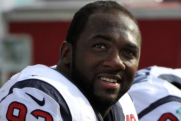 Dolphins Hoping for a Quick Start from Earl Mitchell