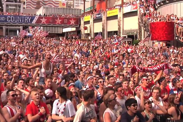 Great Scenes! USA Fans Sing National Anthem Inside Kansas Stadium