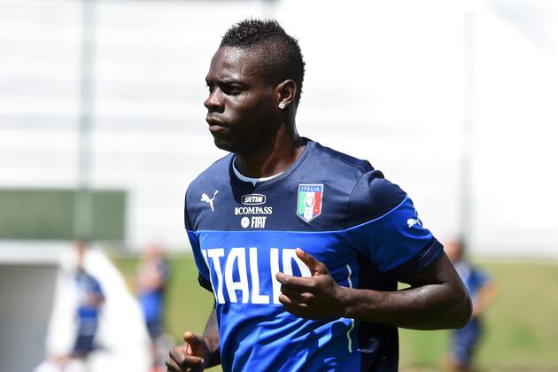 Arsenal Transfer News: Mario Balotelli Talks Planned, Carlos Vela Terms Agreed