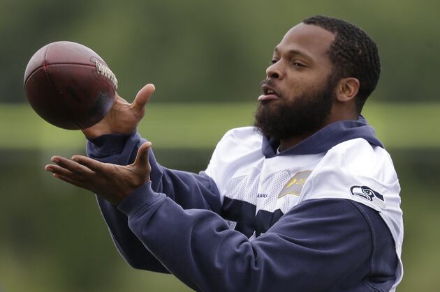 Seahawks' Michael Bennett Settles with Kennel After Abandoning His Dog