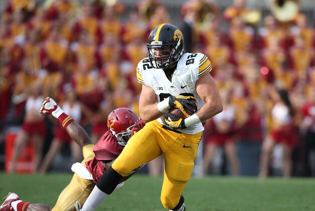 Hamilton Prepares to Follow Fiedorowicz as Hawkeyes' Top Tight End