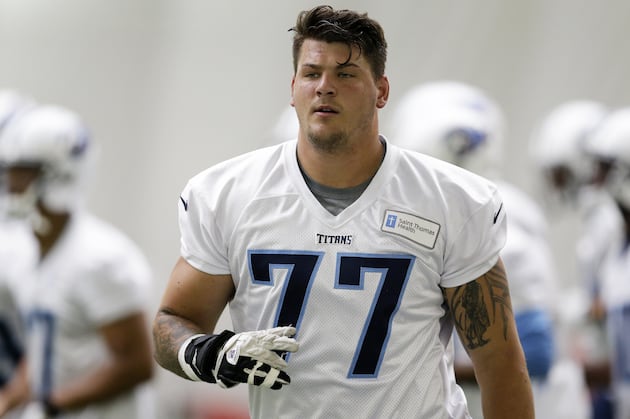 Titans' Lewan One of 5 Unsigned NFL Picks