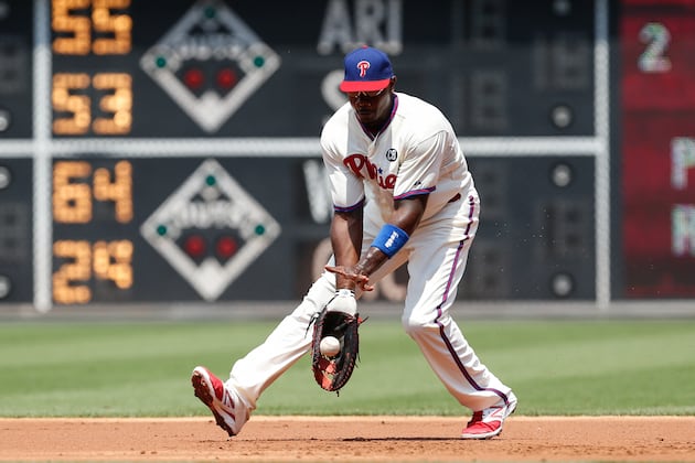Braves Benefit on Ryan Howard's Error