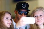 Simple Ways for F1 to Improve Its Social Media