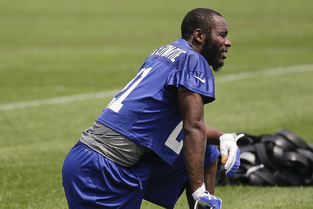 New Giants CB Explains the Difference of Playing with Eli and Peyton Manning