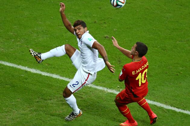 Report: Roma Snatch USA's Yedlin