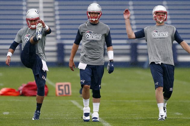 Garoppolo, Mallett Throwing for Second Place in Training Camp Battle
