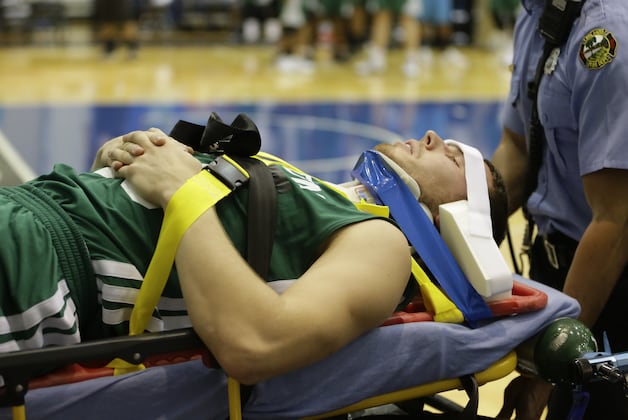 Bertans Stretchered Off in Summer League