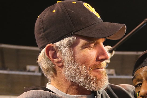 Brett Favre Jersey Retirement Doubtful in 2014
