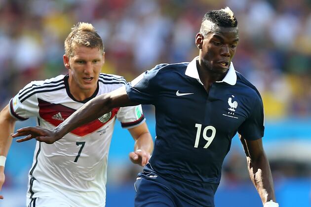 Debate: Would You Rather Chelsea Land Cavani or Pogba?