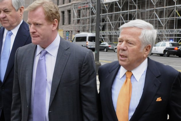 Goodell, Kraft Talk Possibility of Teams in L.A., London