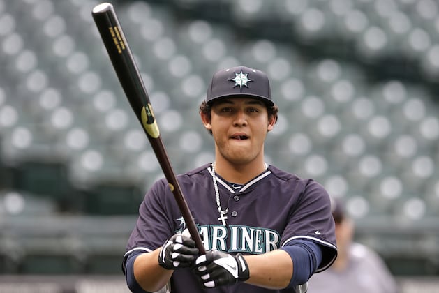 M's First-Rounder Jackson Takes Liner to Face