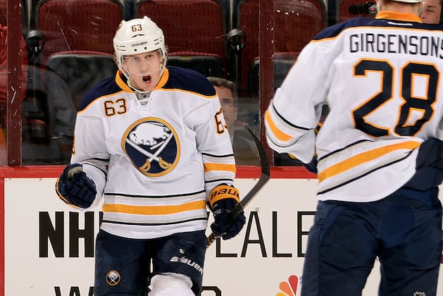 Sabres' Tyler Ennis Ready for New Challenges After Signing 5-Year Contract