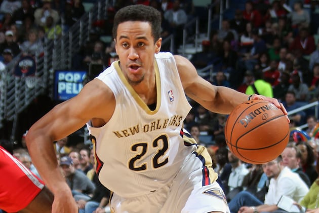 Hornets Officially Ink Roberts to Add Depth