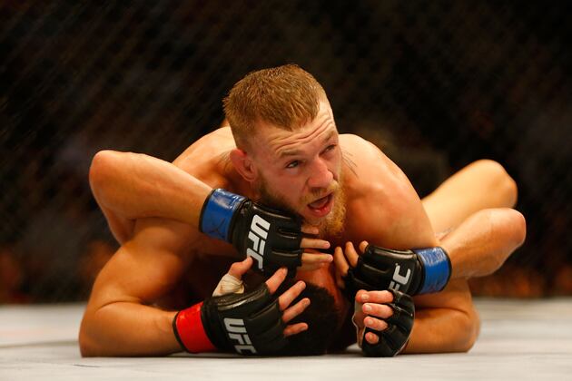 Conor McGregor Signs Book Deal, Release Date Set for Autumn 2015