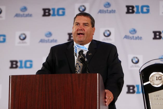 Hoke Brushes off Questions About Pressure