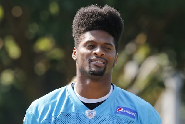 Tiquan Underwood Doesn't Let Football Helmet Ruin His High Top Fade