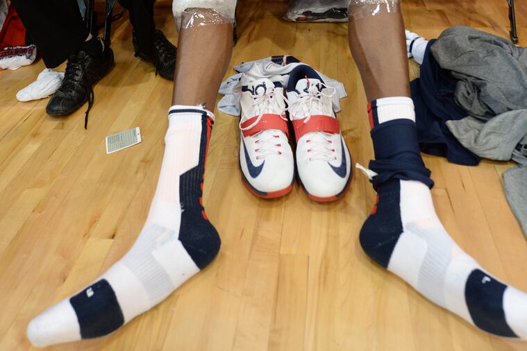 Kevin Durant's Feet Make His Legs Look Like Hockey Sticks Bleacher Report
