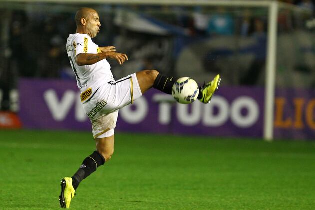 Edílson e Sheik não podem jogar contra o Flamengo