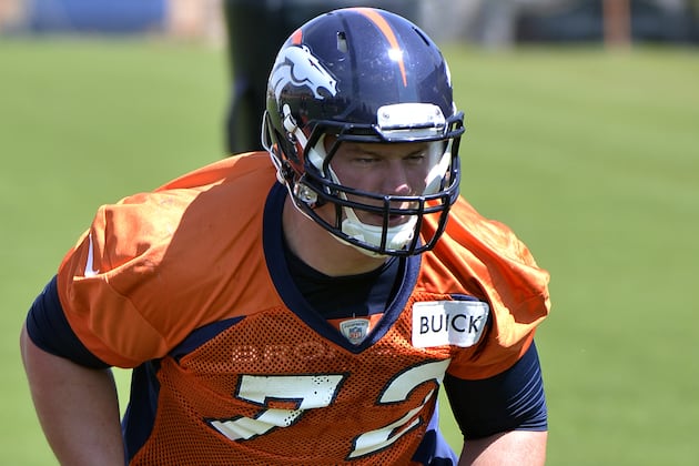 Broncos Sign Larsen, Pericak