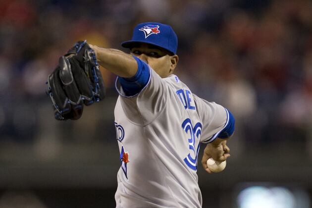Report: Yankees Claim RHP Esmil Rogers