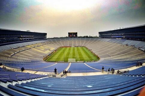 Manchester United Is Pretty Impressed with the Big House at Michigan