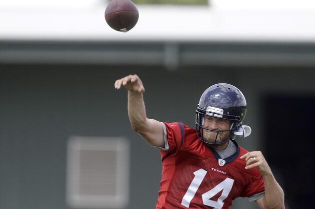 Ryan Fitzpatrick on Target During Texans' First Scrimmage