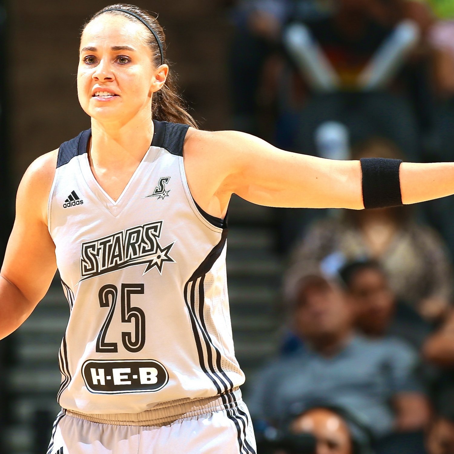 Everything You Need To Know About San Antonio Spurs Assistant Coach Becky Hammon Bleacher Report