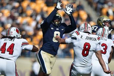 Pitt Linebacker Thomas Matures into Team Leader
